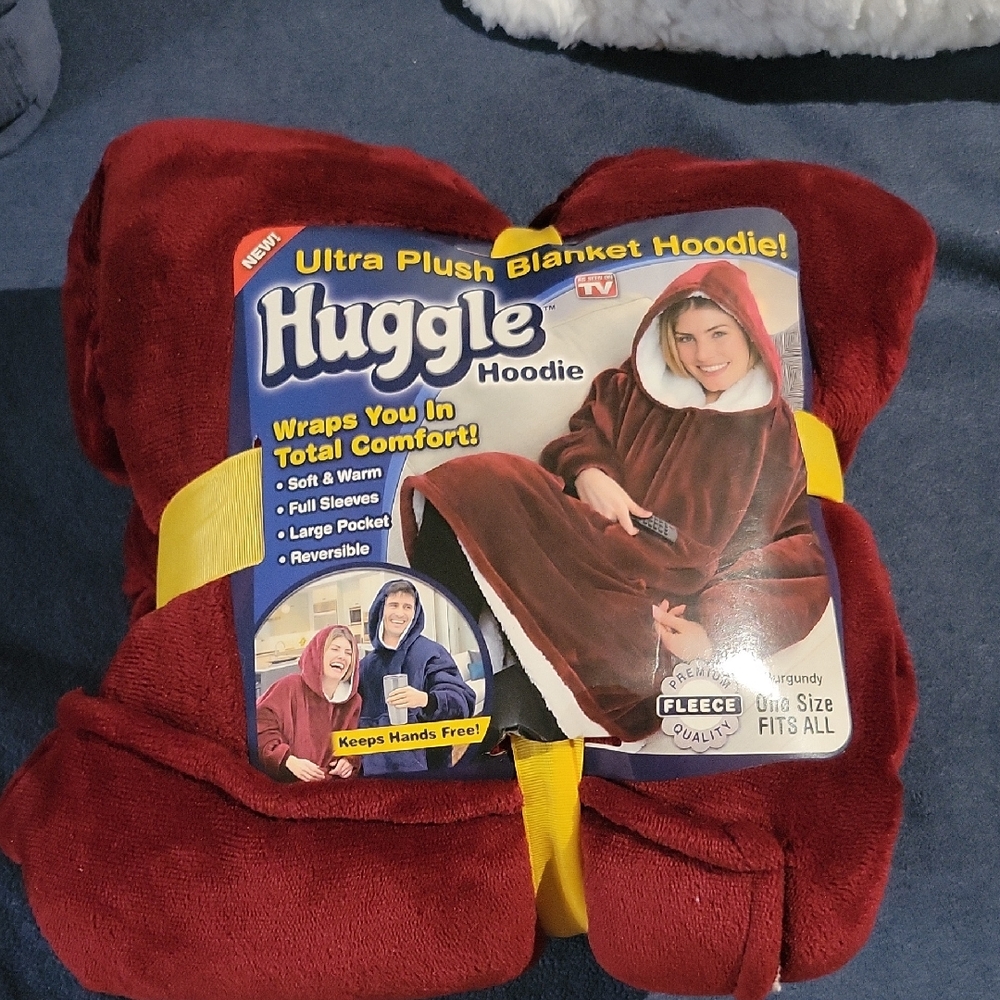 New Huggle Hoodie As Seen On TV Burgurdy Fleece Reversible